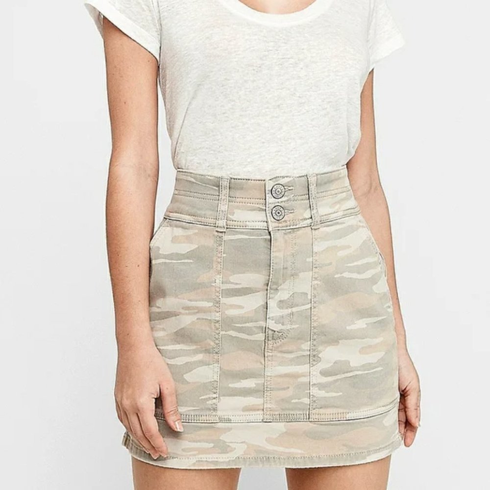 Express Women's Size 6 Y2K High Rise Camo Mini Skirt